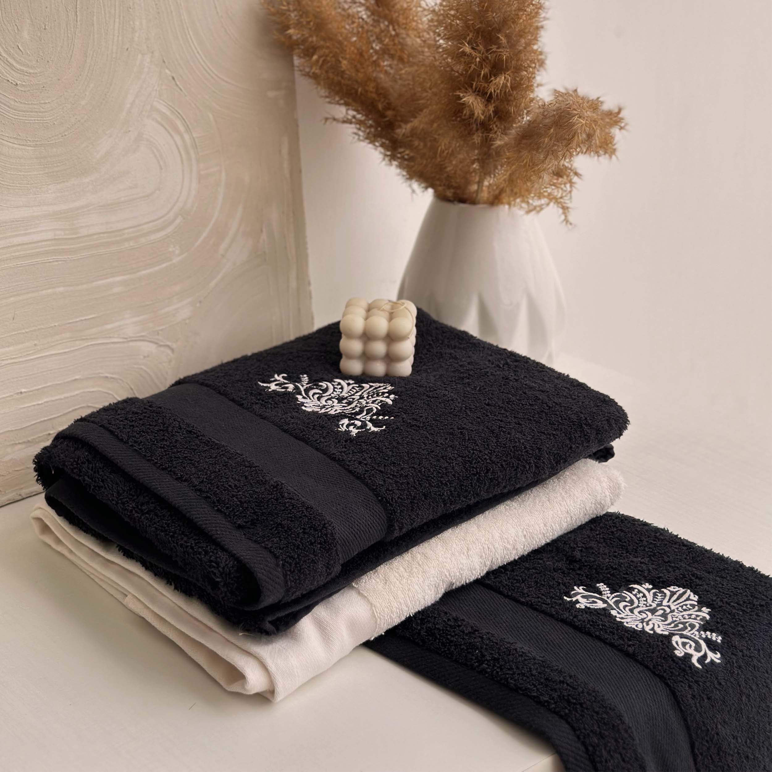 Damask Noir