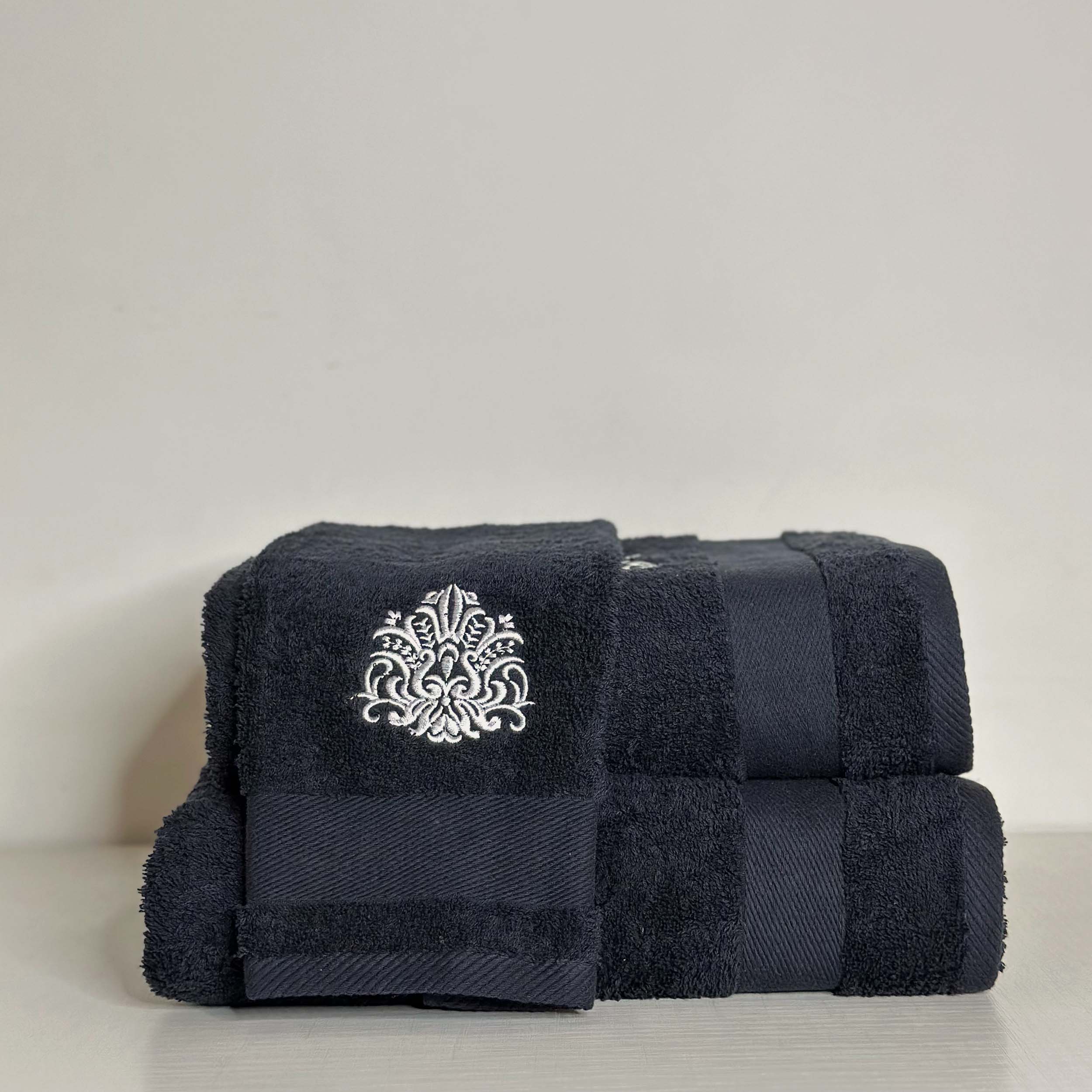 Damask Noir