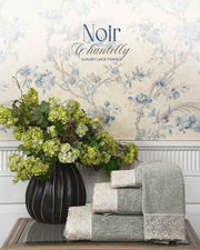 Noir Chantilly - Green